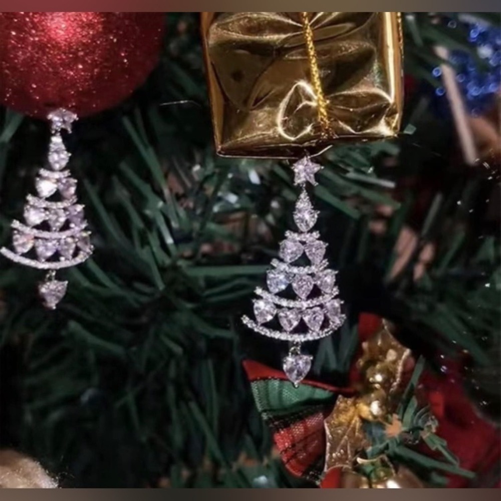 Beautiful Rhinestone Christmas 🎄Earrings - Picture 6 of 6